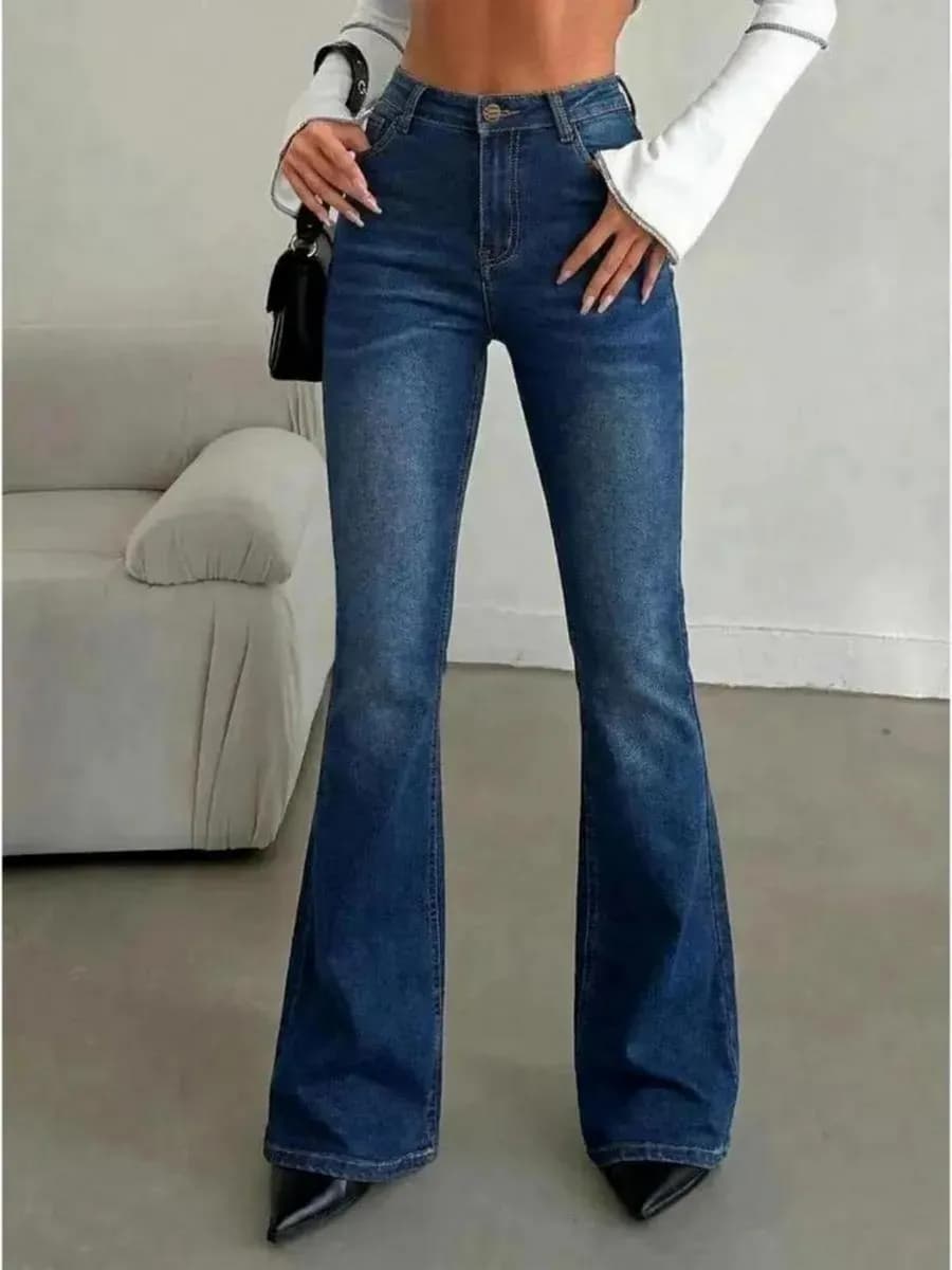 Джинсы клеш от колена