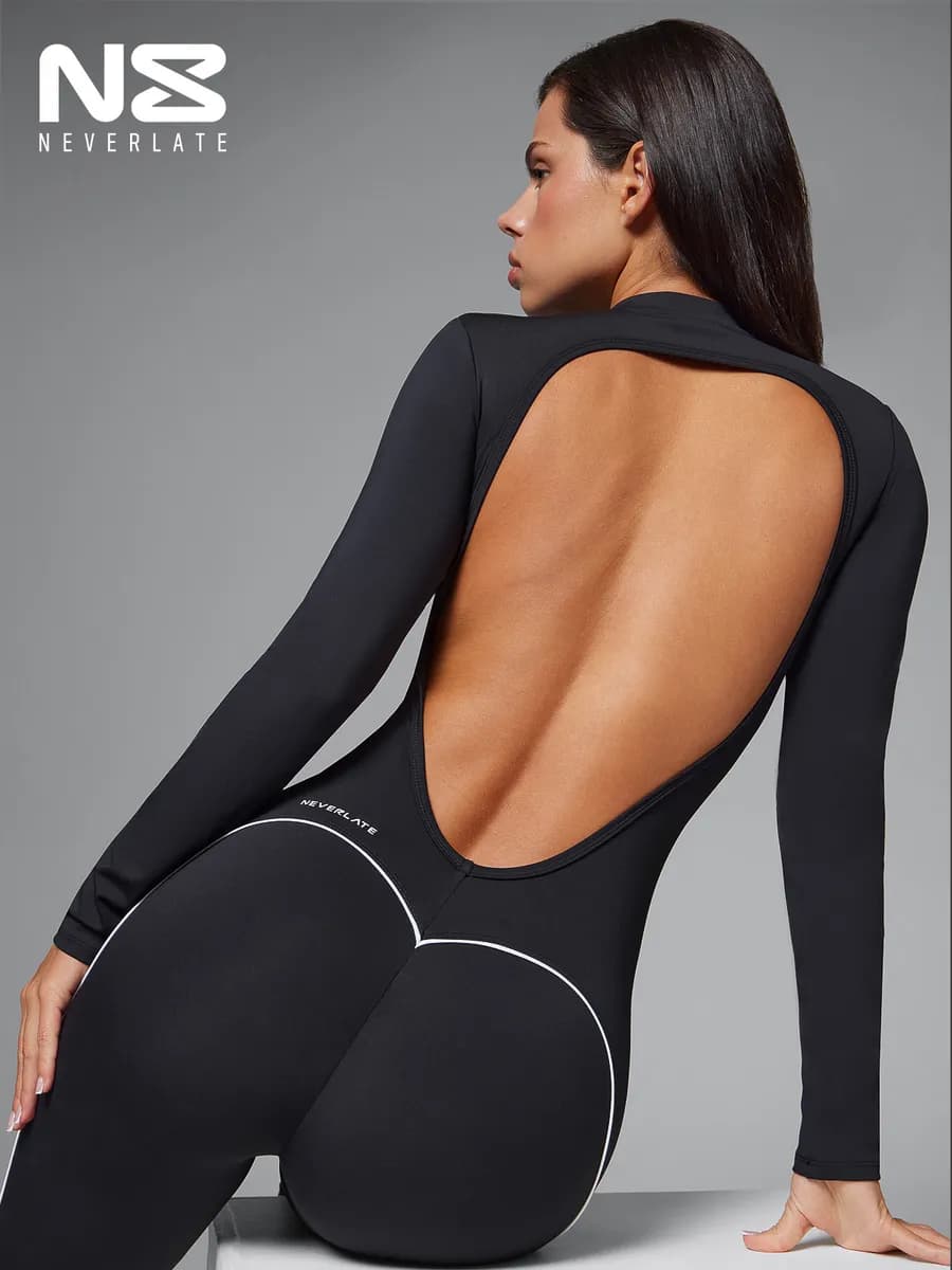 Комбинезон спортивный для фитнеса с открытой спиной