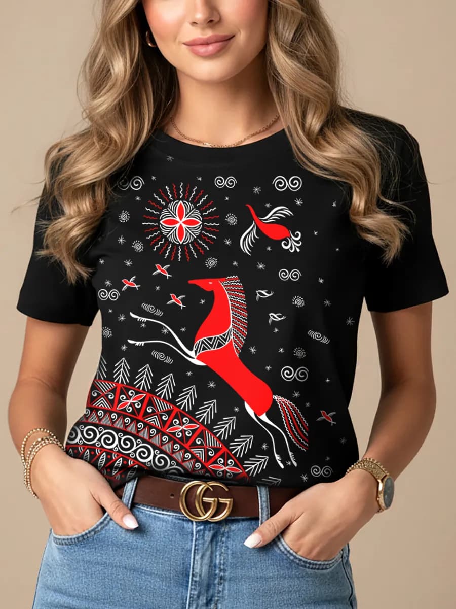 Новогодняя футболка 2026 со светящимся принтом Лошадки