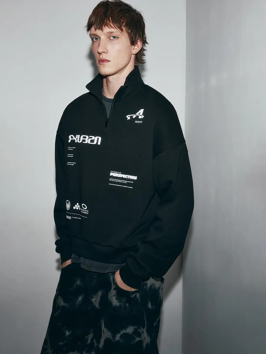 Худи укороченная с молнией на груди