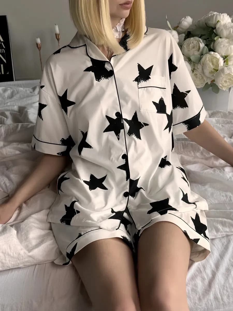 Пижама с шортами и рубашкой y2k