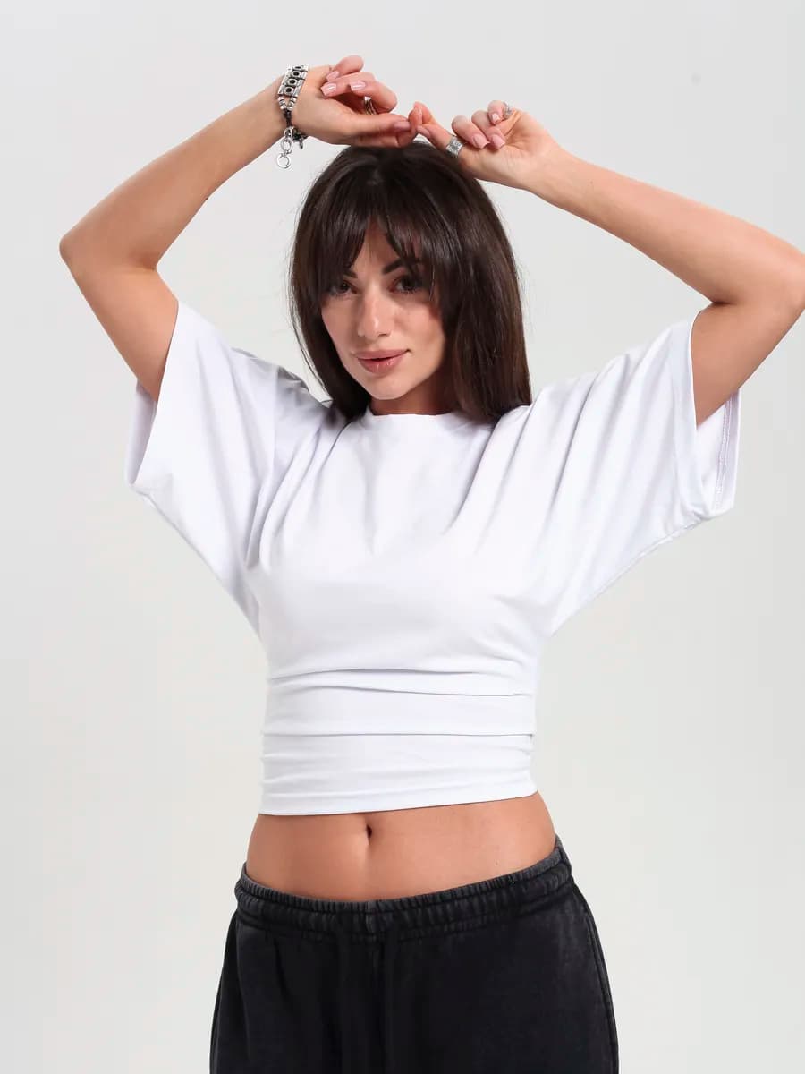 Облегающая футболка с широкими рукавами летучая мышь