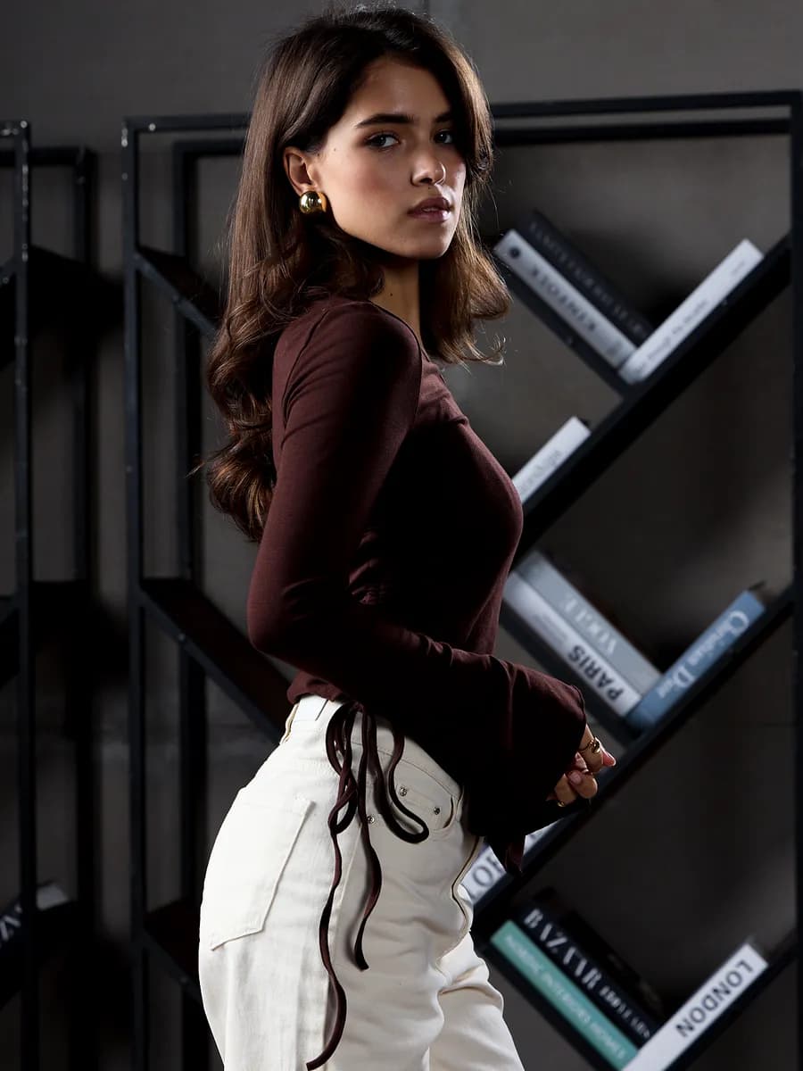 Лонгслив облегающий с завязками нарядный офисный