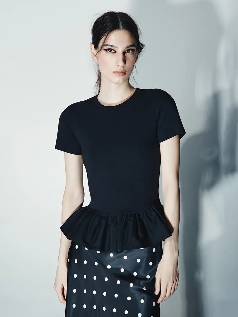 Футболка облегающая с баской