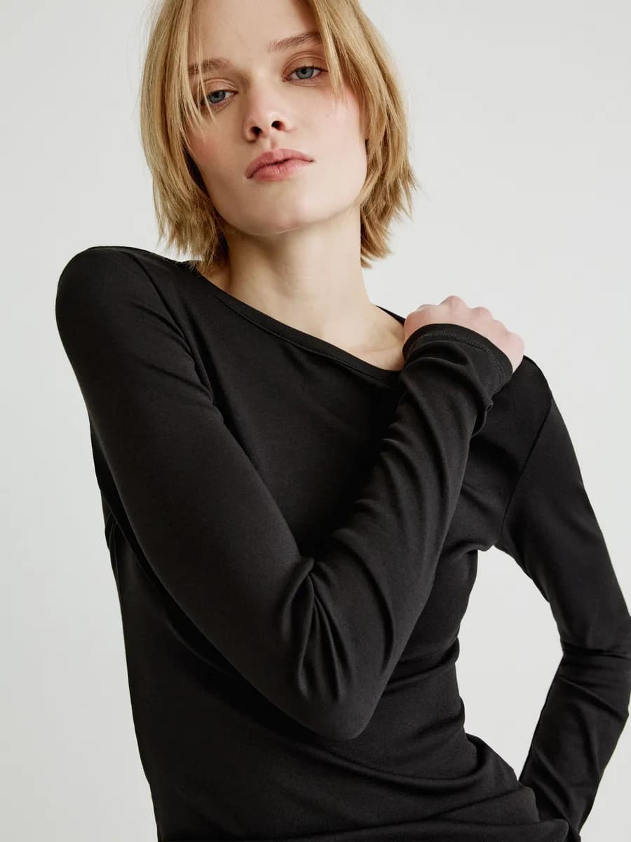 Базовый приталенный женский лонгслив