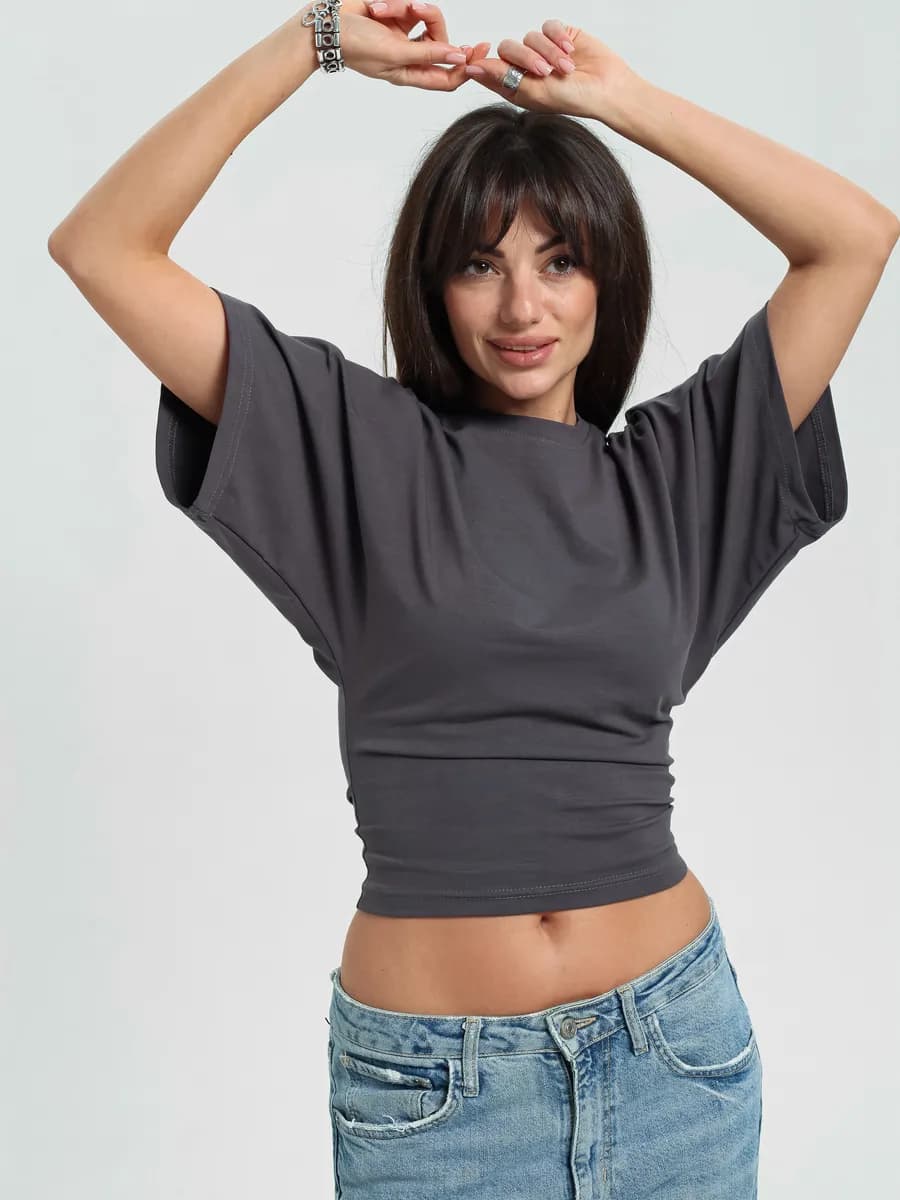 Облегающая футболка с широкими рукавами летучая мышь