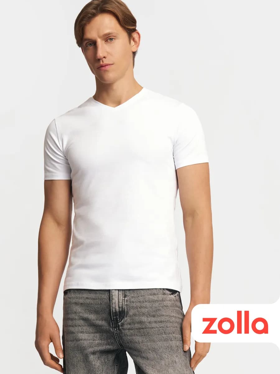 Мужская футболка из хлопка с вырезом