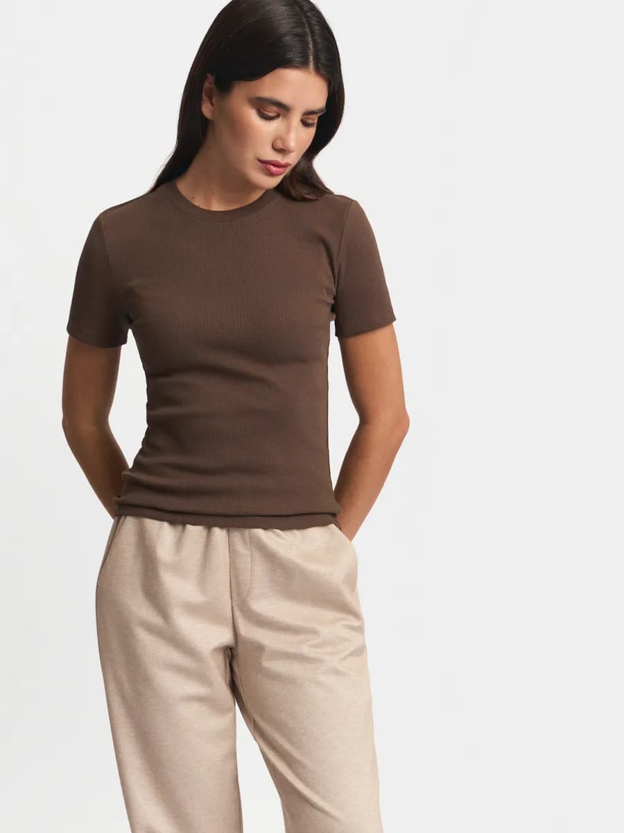 Женская футболка из хлопка однотонная