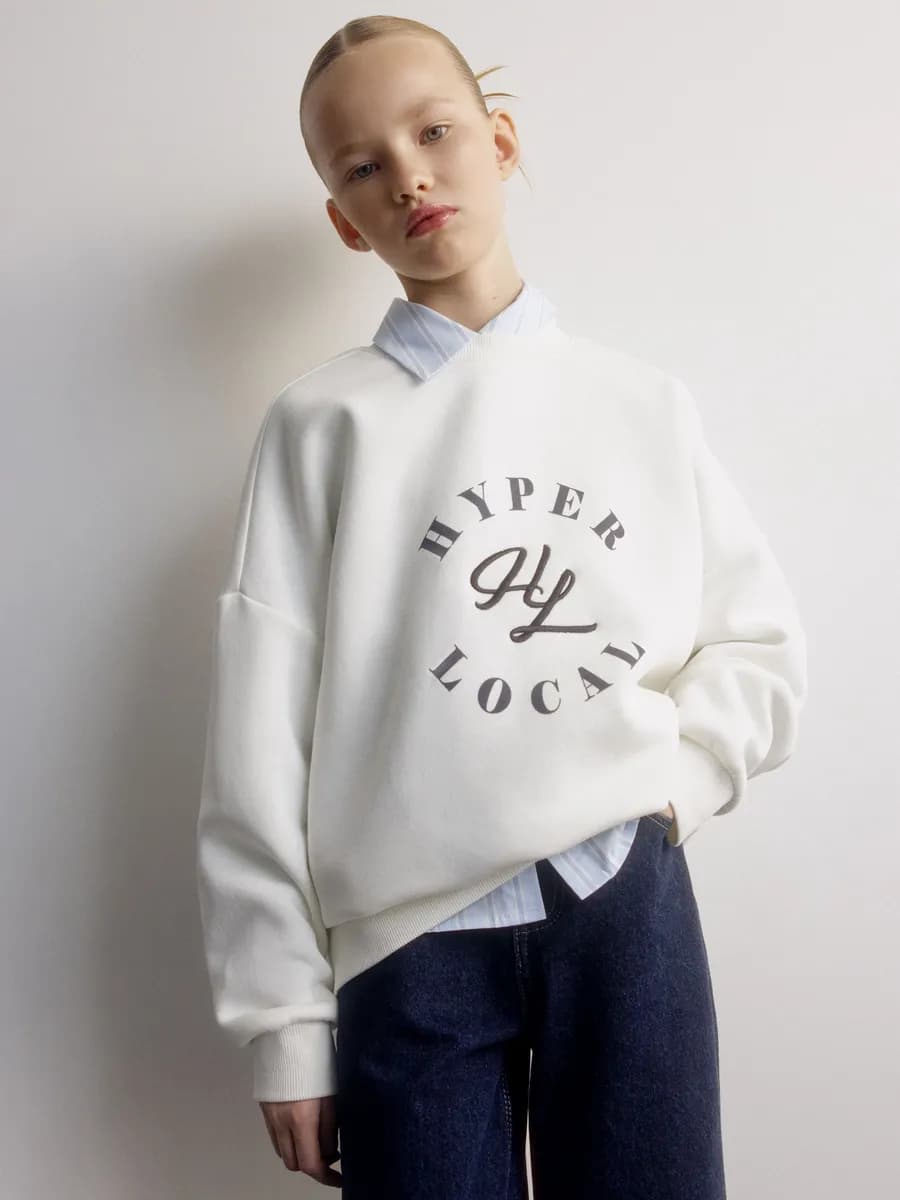 Свитшот оверсайз утепленный с вышивкой