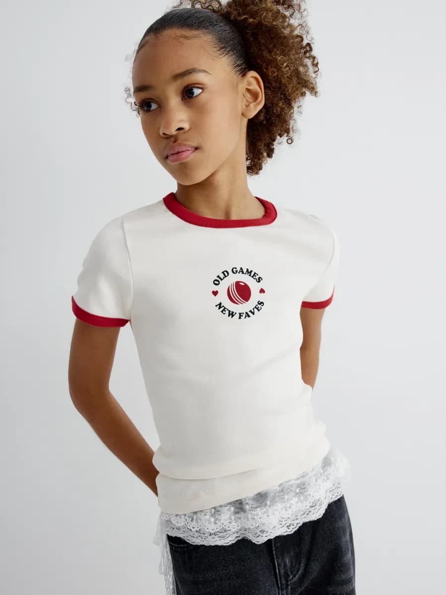 Облегающая футболка в стиле преппи с принтом