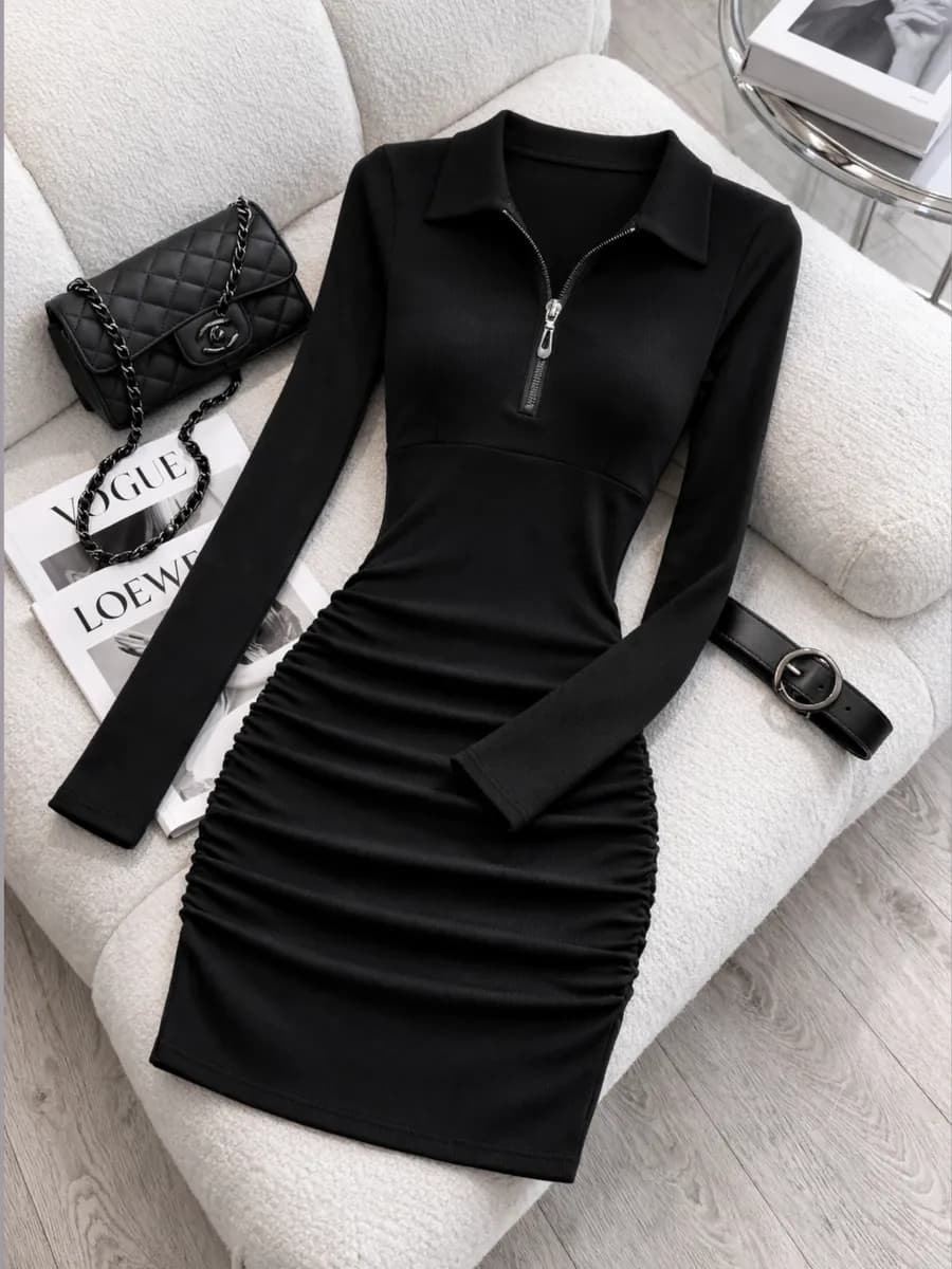 Короткое черное платье лапша с воротником поло