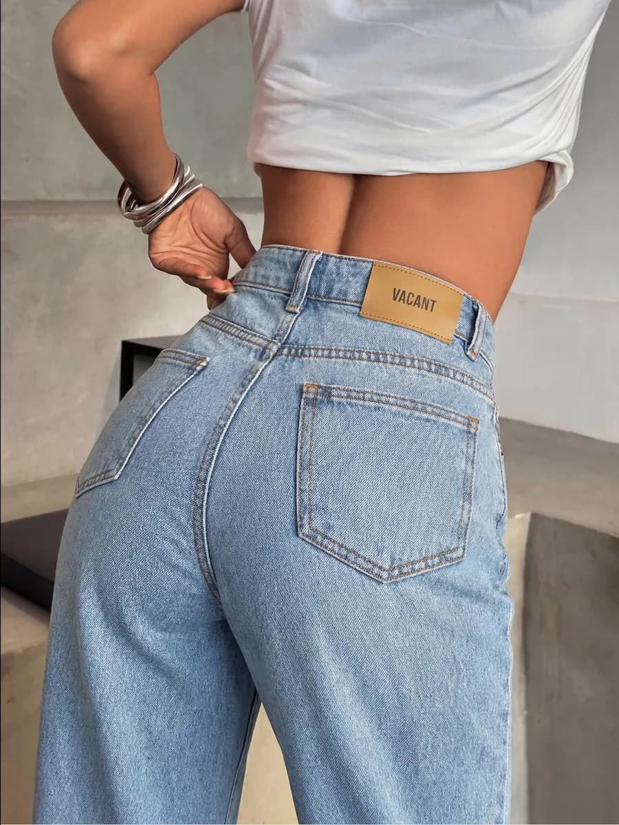 Джинсы слимы со средней посадкой прямые mom