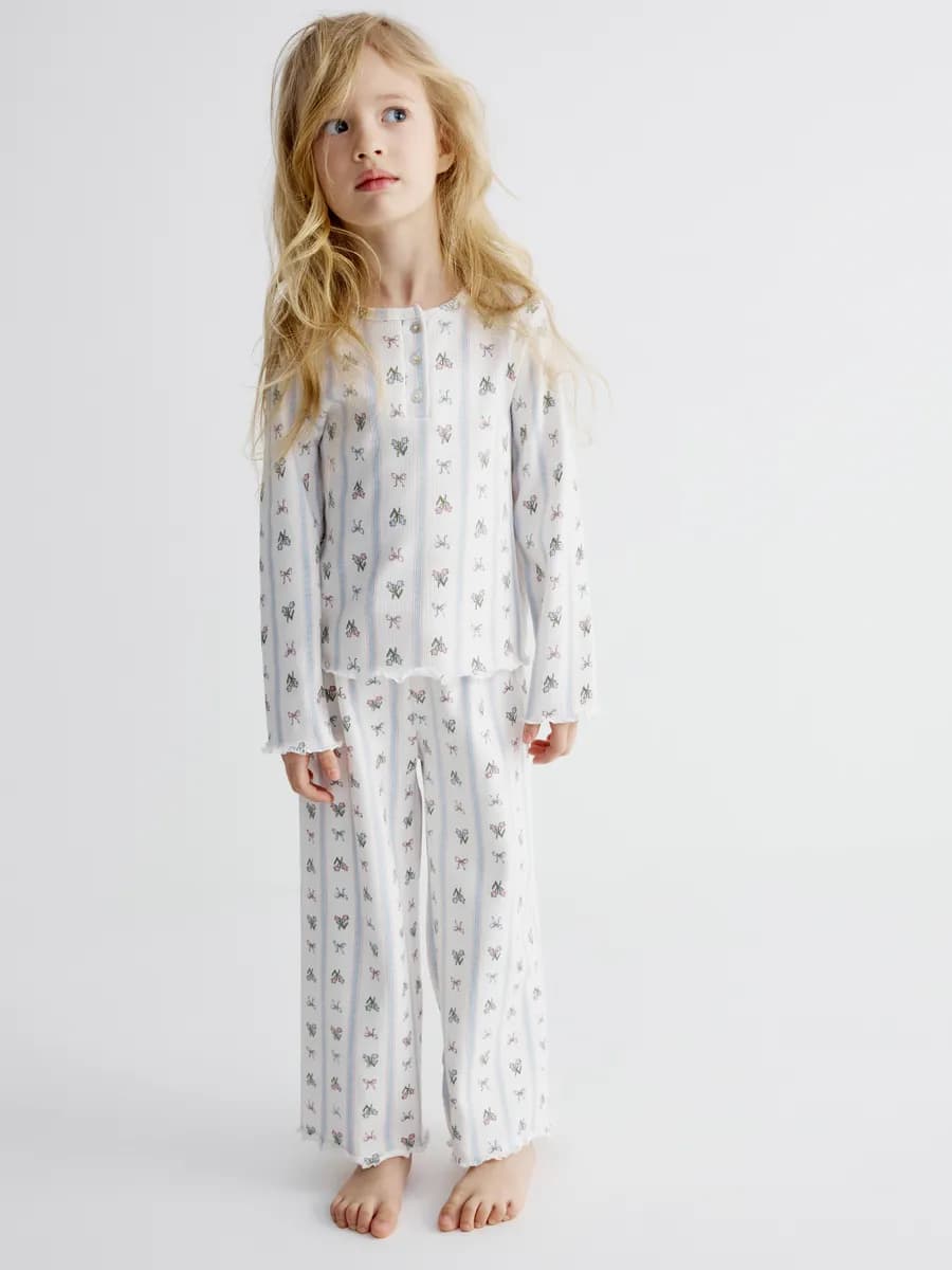 Пижама со штанами и лонгсливом с принтом