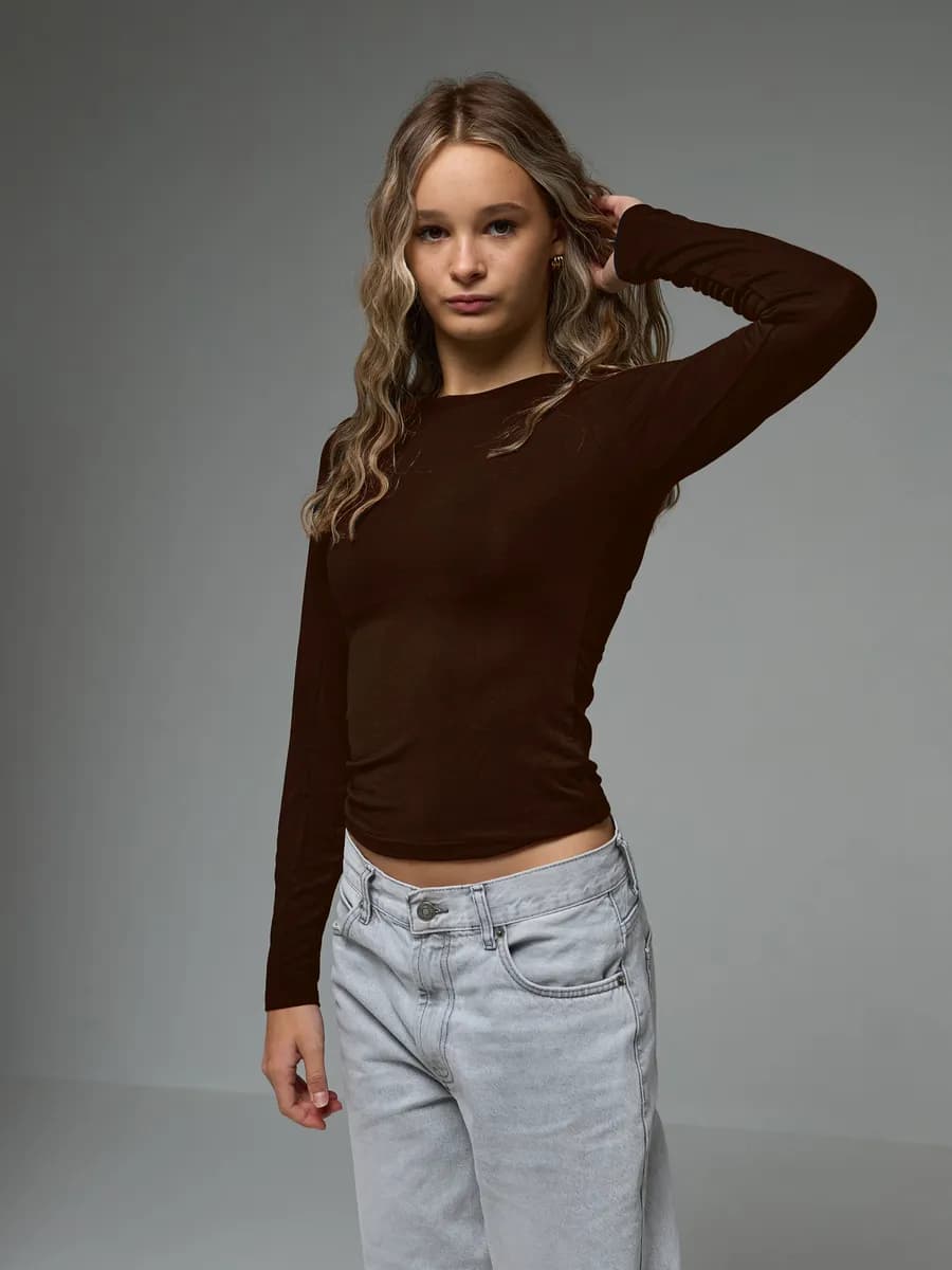 Лонгслив обтягивающий скимс в школу