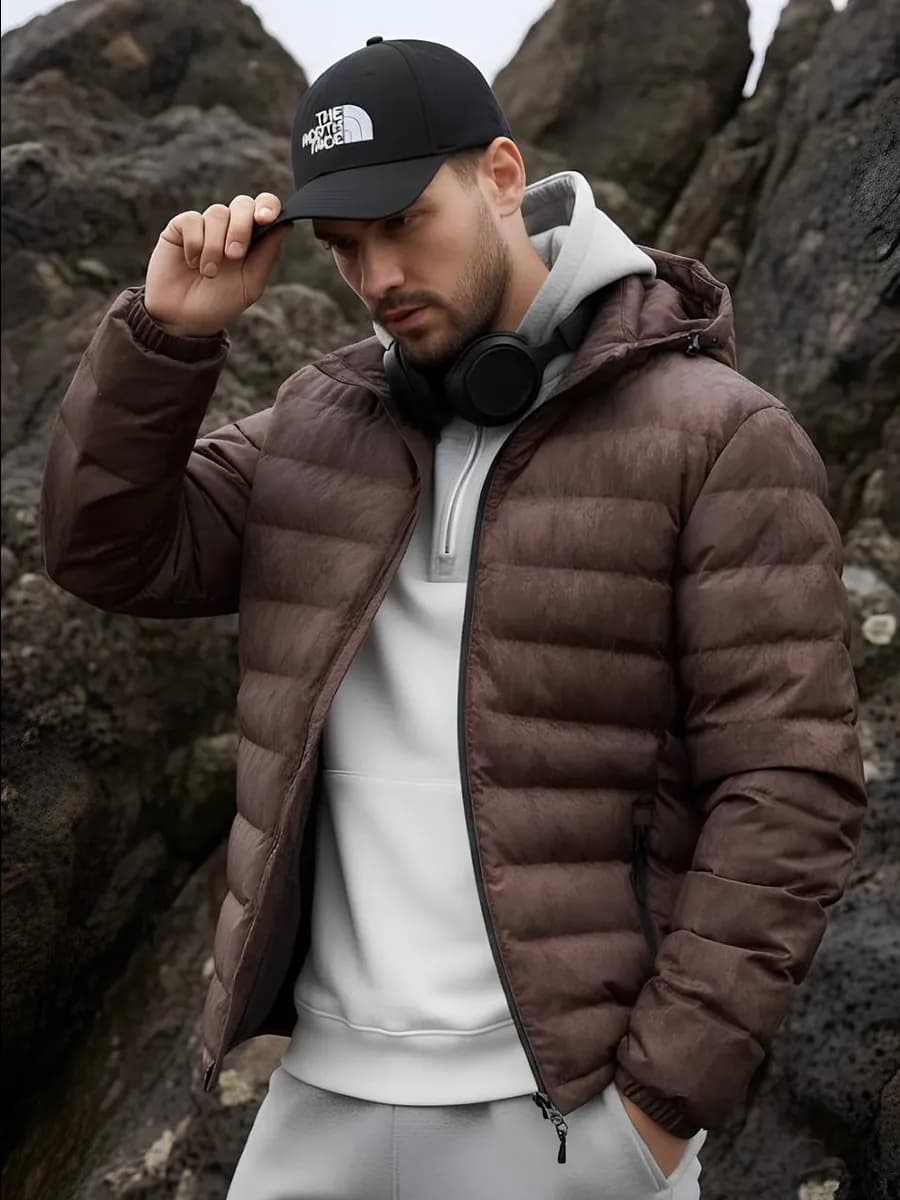 Демисезонная куртка стеганая с капюшоном