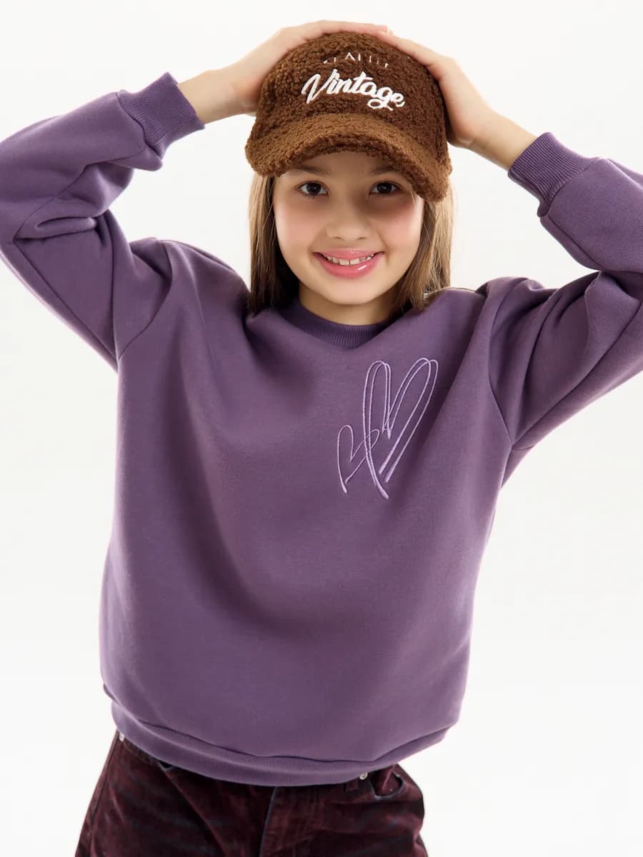 Свитшот без капюшона с вышивкой и начесом