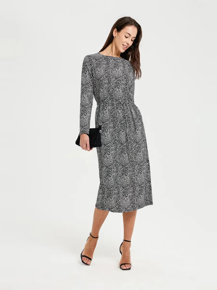 Женское платье миди с принтом и поясом