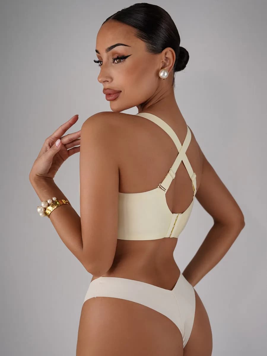 Бюстгальтер бесшовный гладкий с чашками