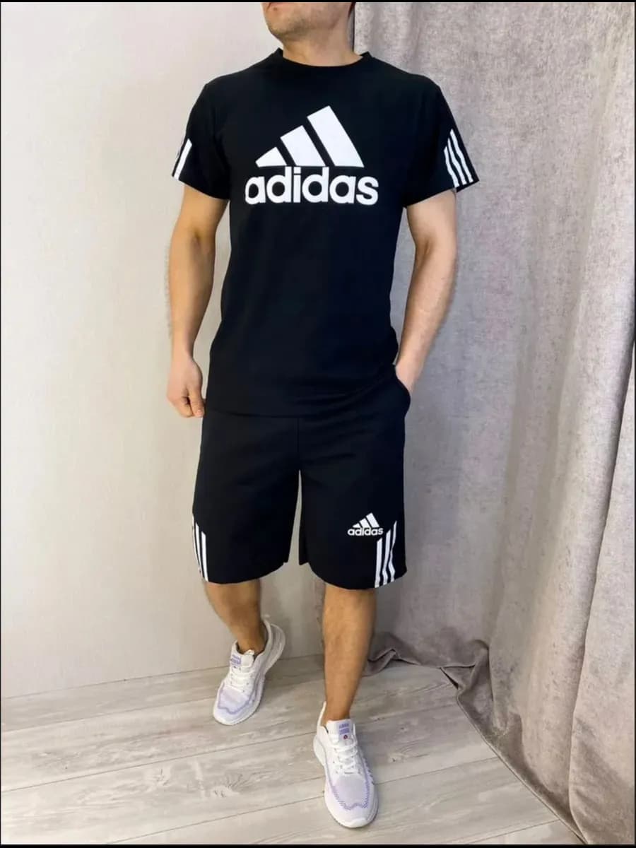 Спортивный костюм с шортами
