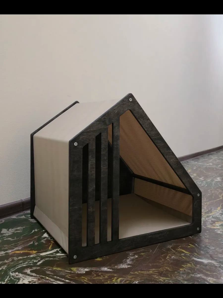 Дом-будка для собак и лежанка для кота