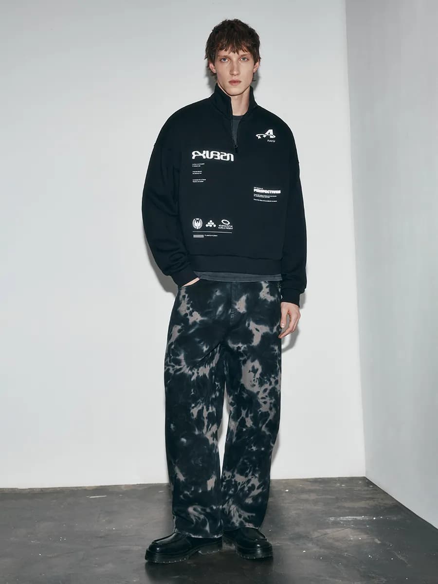 Джинсы baggy fit с принтом