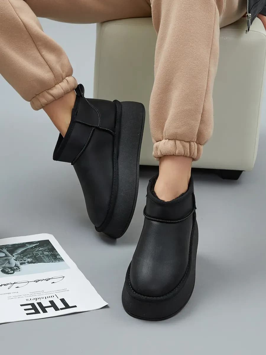 Угги женские зимние с мехом короткие на платформе