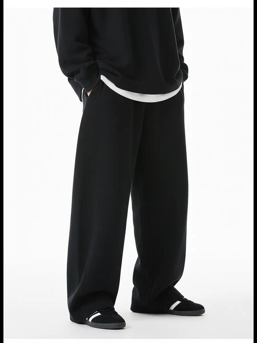 Спортивные штаны широкие прямые с начесом