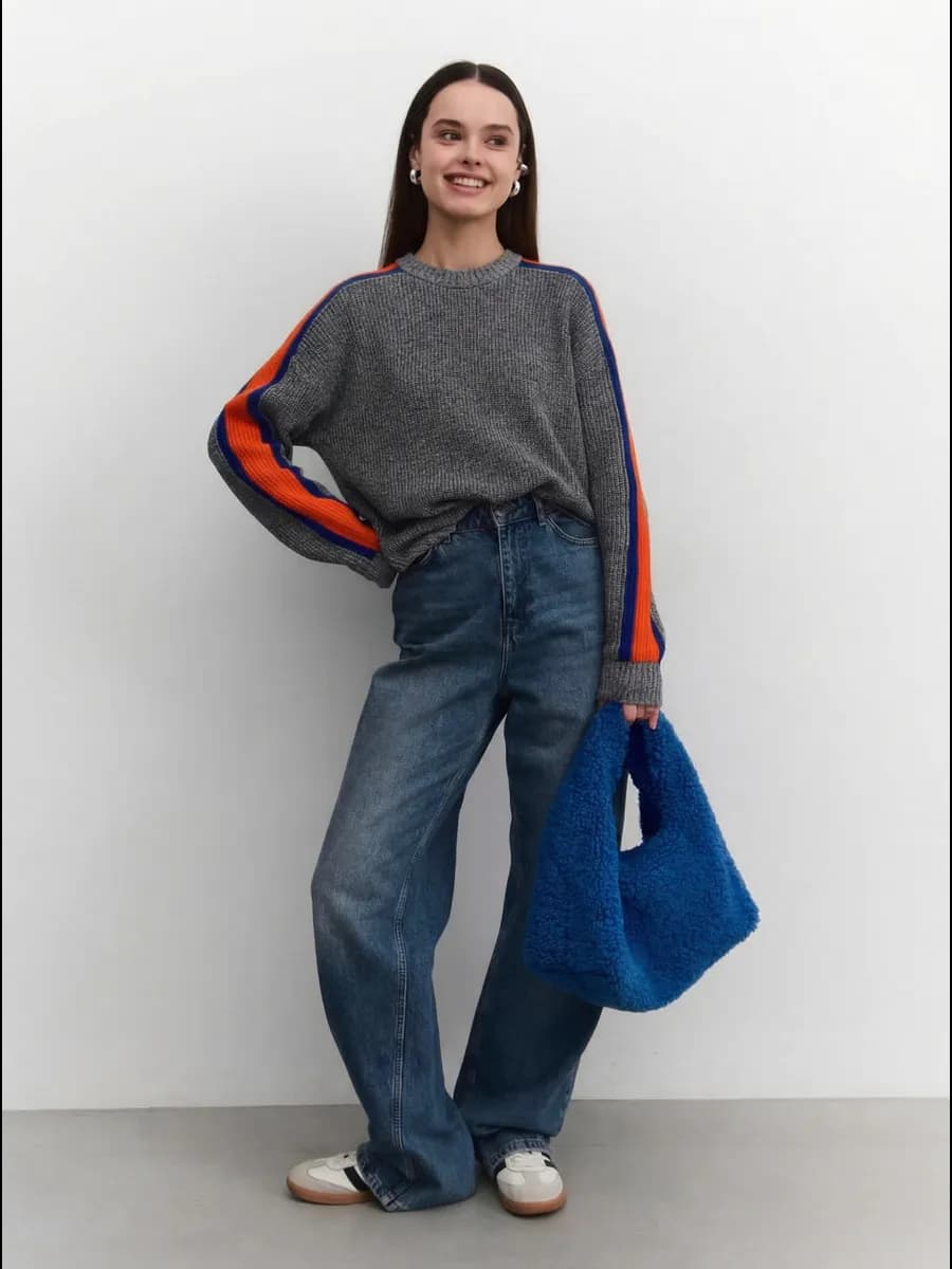 Джемпер модный вязаный оверсайз с лампасами - фото 1