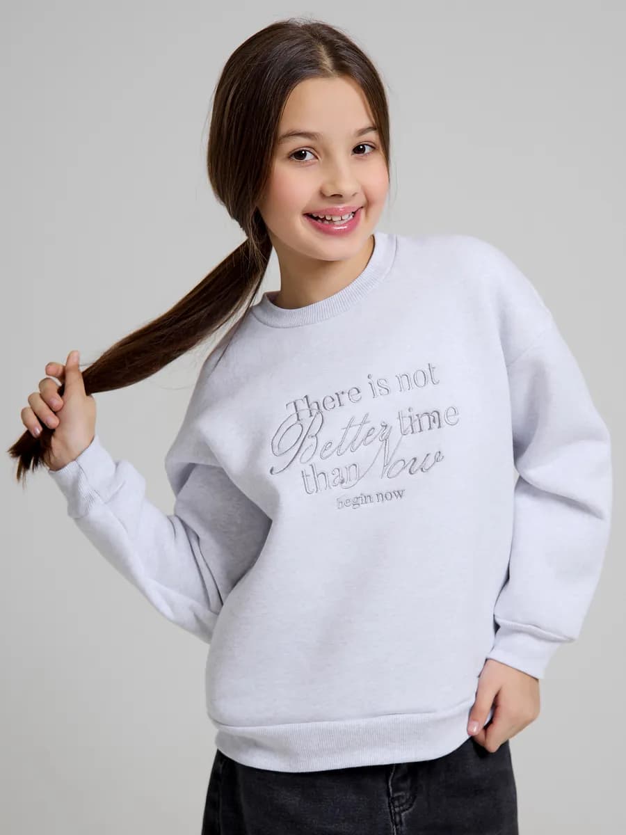 Свитшот без капюшона с вышивкой и начесом