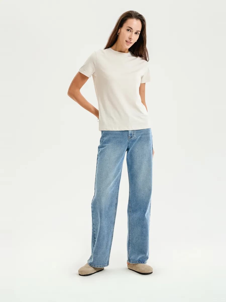 Женская футболка из хлопка однотонная