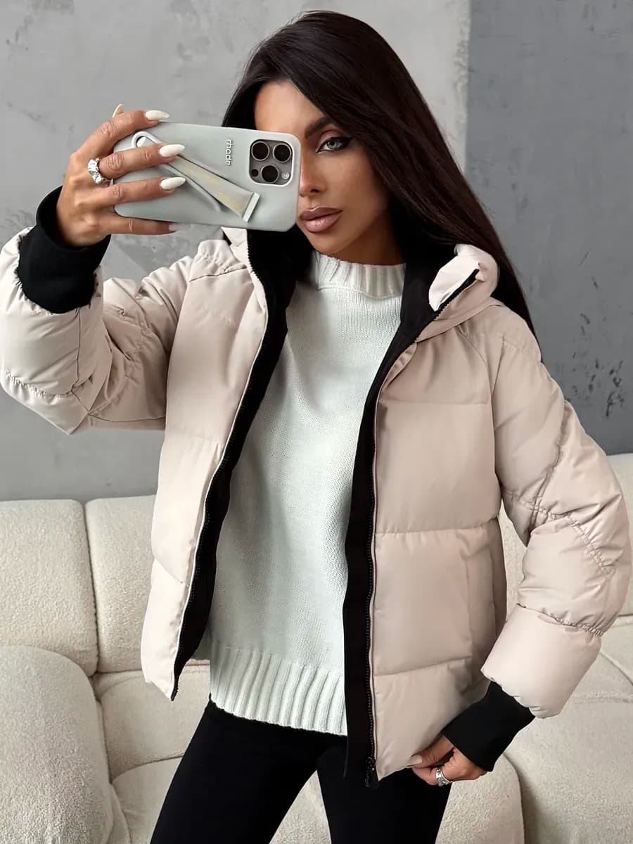 Куртка демисезонная короткая с капюшоном