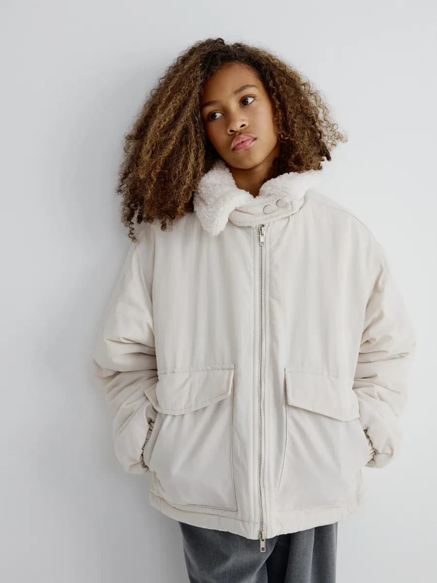 Куртка оверсайз демисезонная короткая с меховым воротником