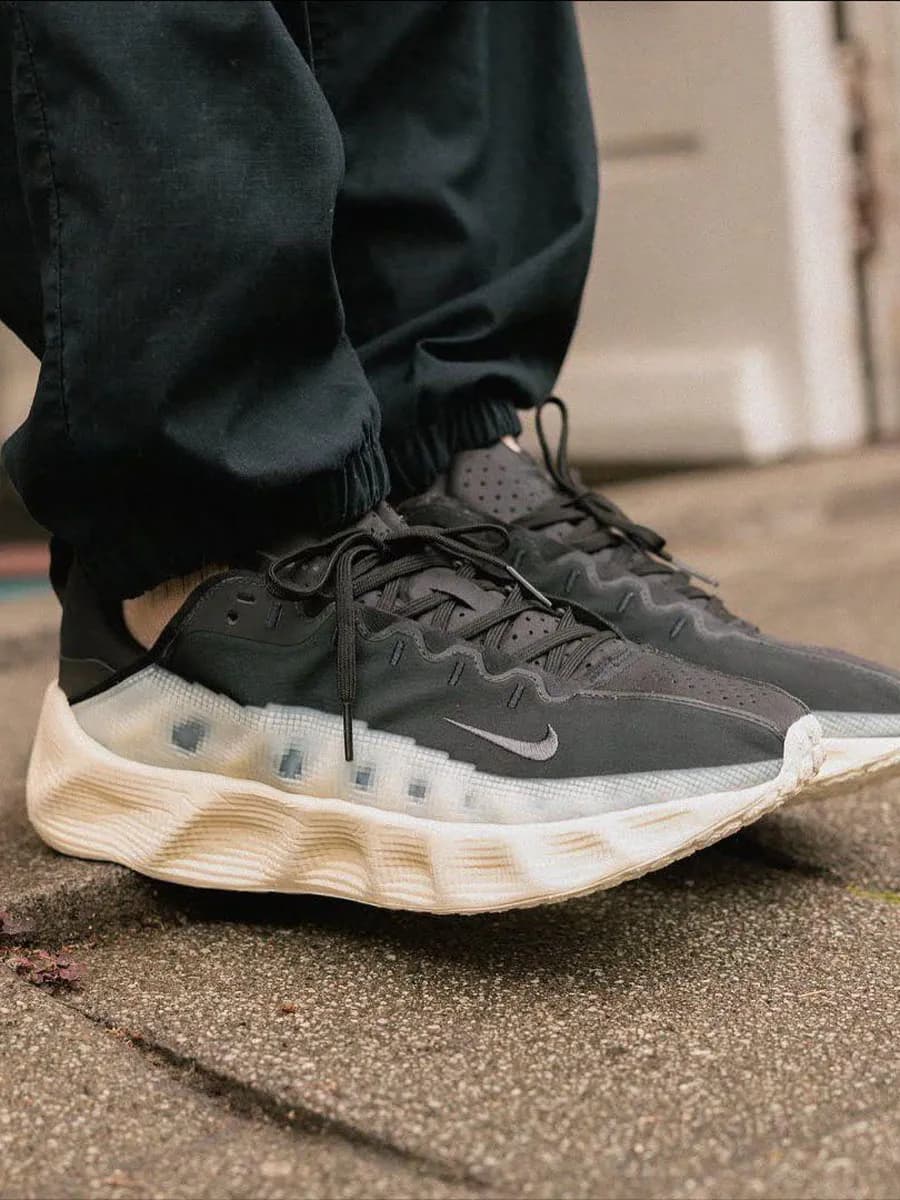Кроссовки спортивные Nike Ava Rover для бега и фитнеса