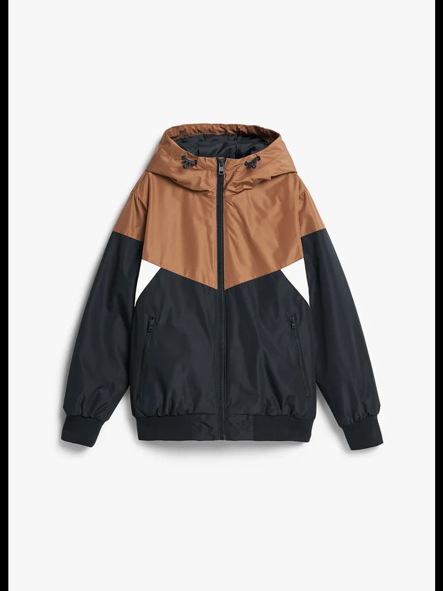 Демисезонная куртка с водоотталкивающей пропиткой