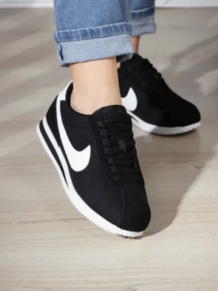 Кроссовки женские кортез