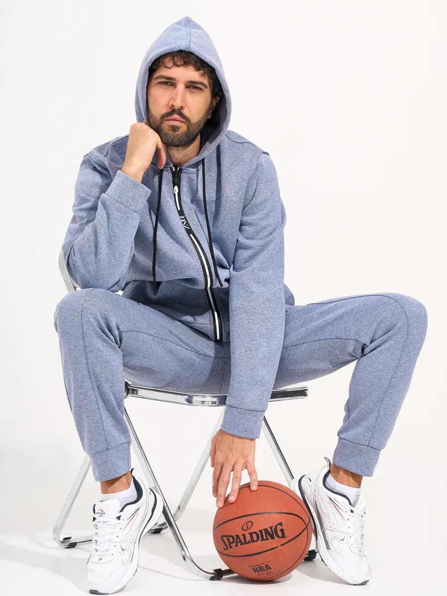 Костюм спортивный