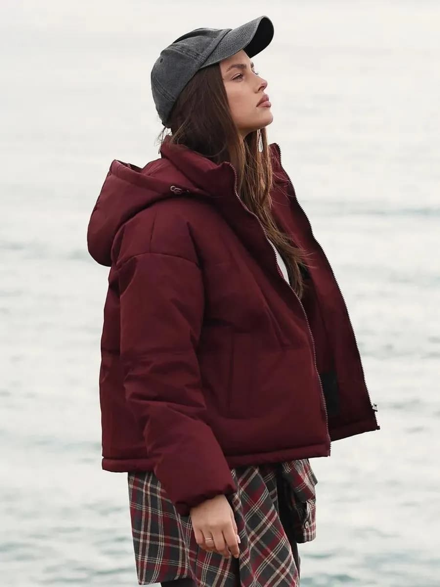 Куртка демисезонная короткая с капюшоном