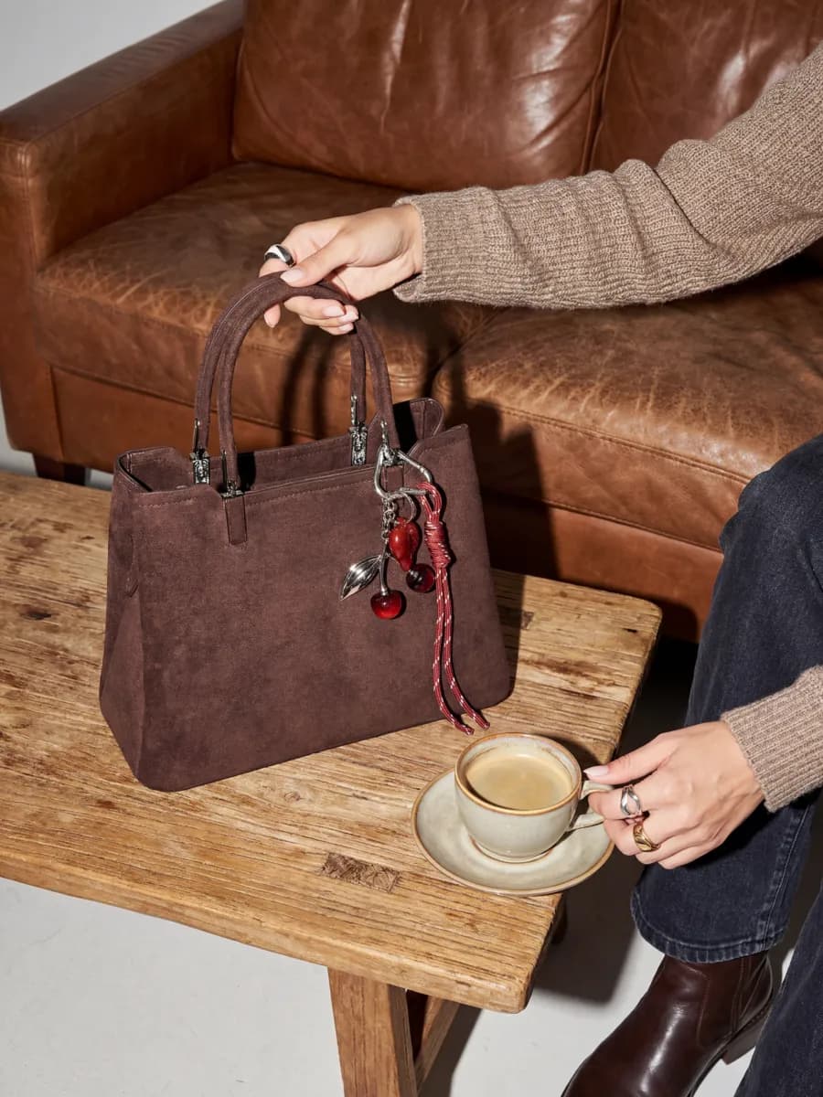 Сумка с ручками замшевая средняя