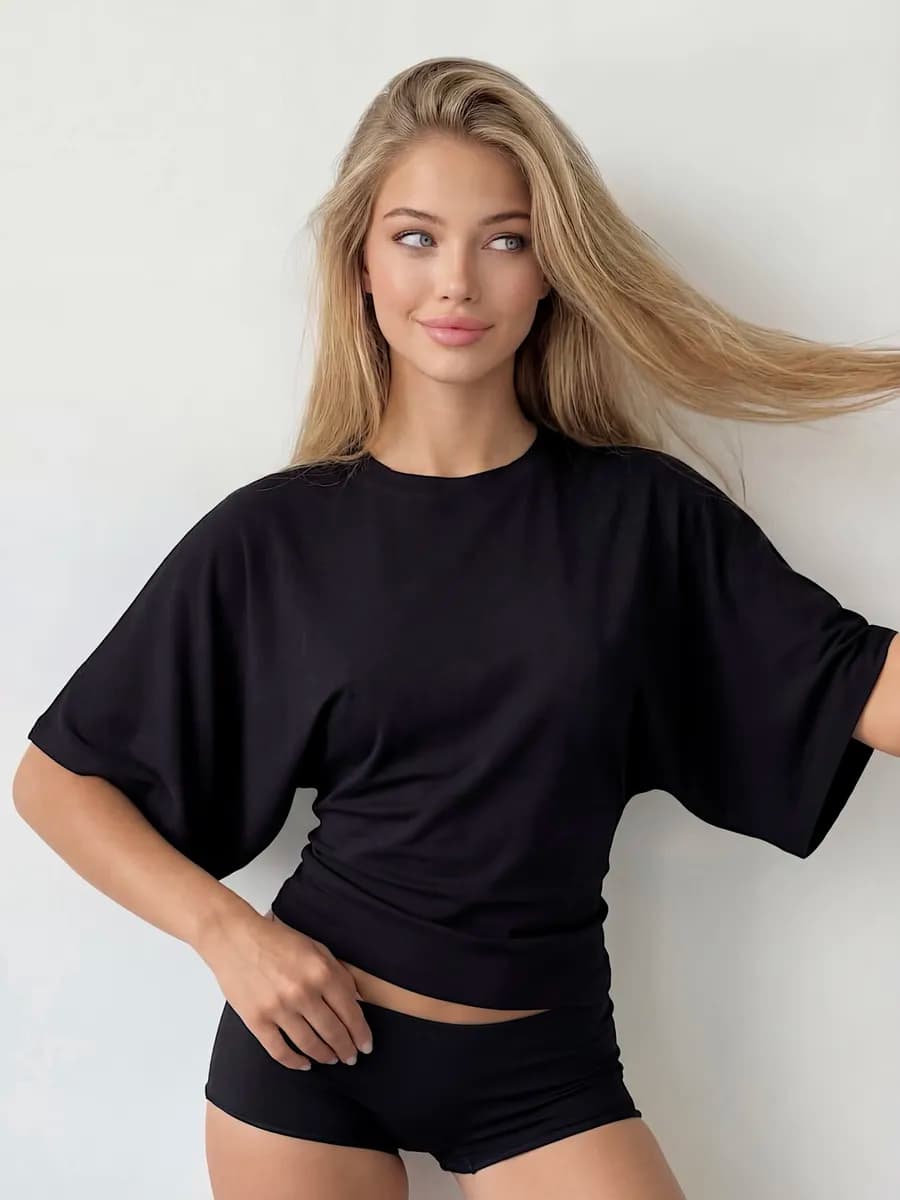 Облегающая футболка с широкими рукавами летучая мышь