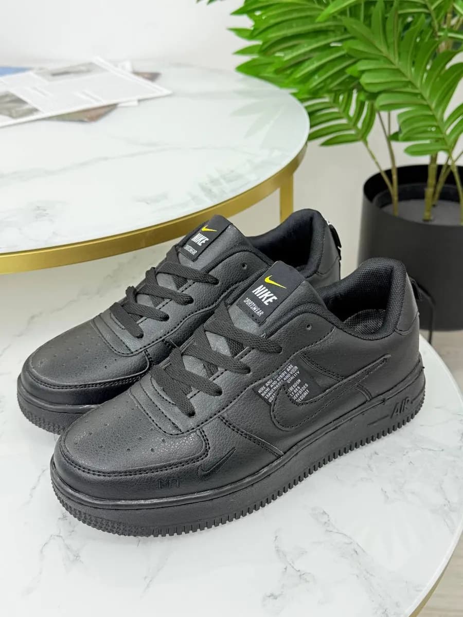 Кроссовки женские черные спортивные Air Force 1 форсы