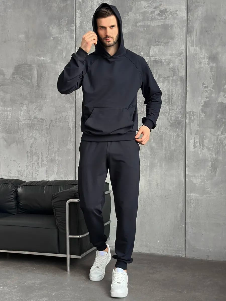 Спортивный костюм весенний - фото 1