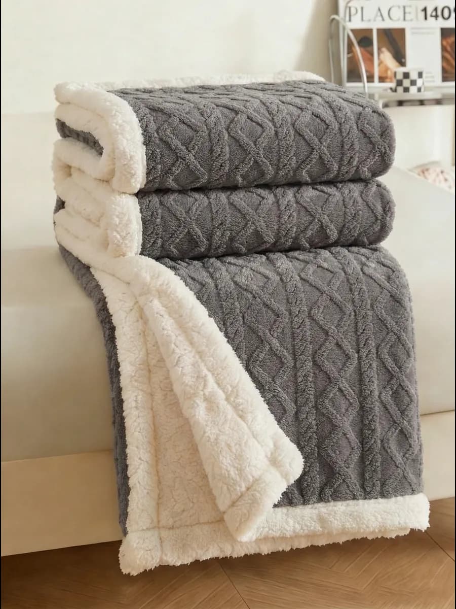 Плед теплый толстый пушистый 180х200 см на диван и кровать