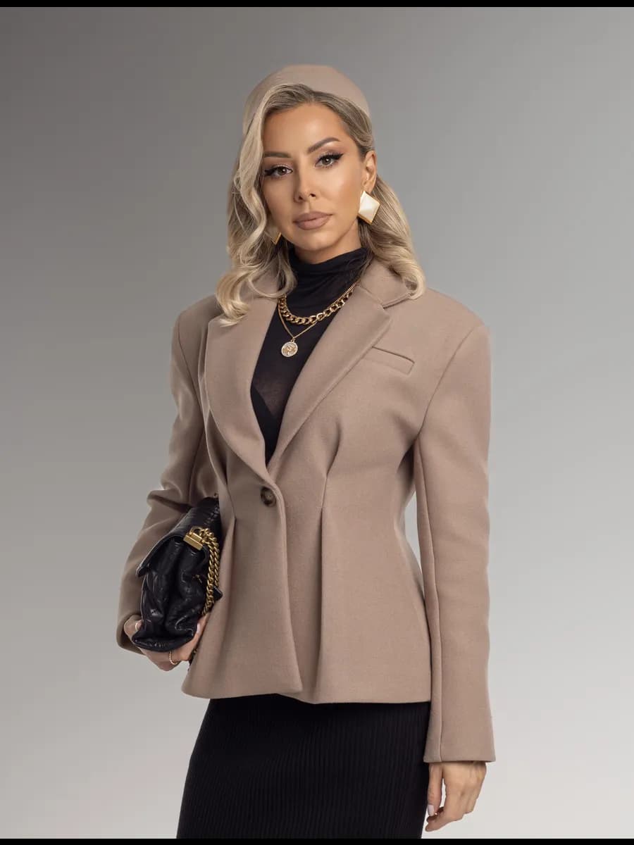 Пиджак пальто приталенный шерстяной c шляпкой-таблеткой