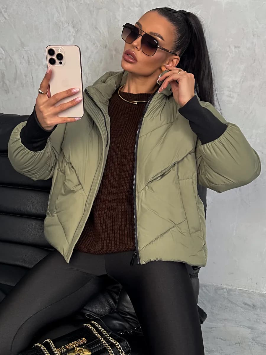 Куртка демисезонная с капюшоном