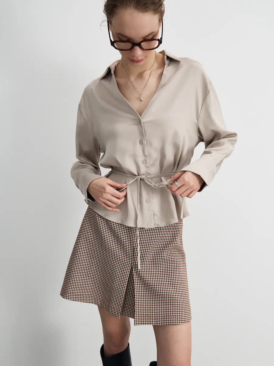 Блузка атласная офисная классическая с длинным рукавом