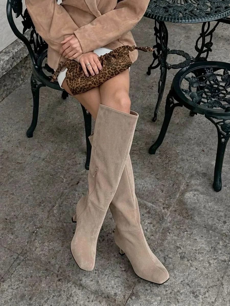 Сапоги демисезонные на каблуке