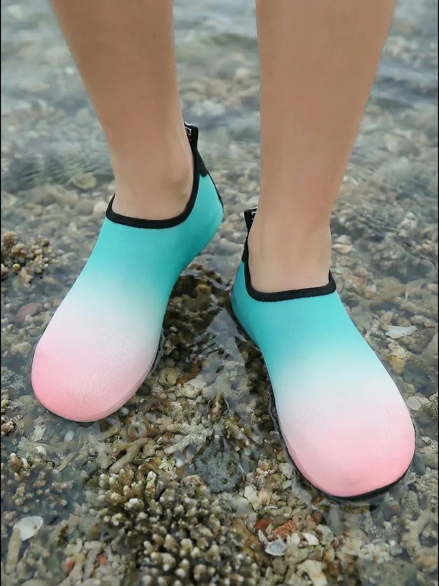 Аквасоки от кораллов на море