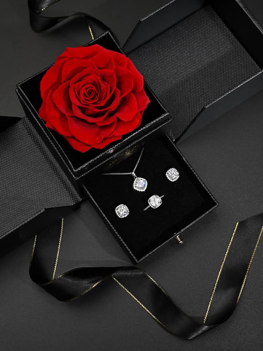 Подарочный набор "Живая" роза и украшения 8 марта