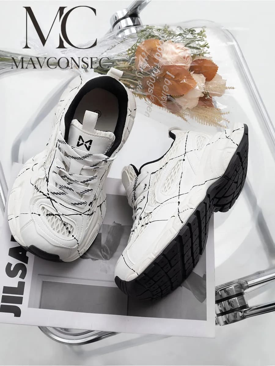 Кроссовки белые на высокой подошве