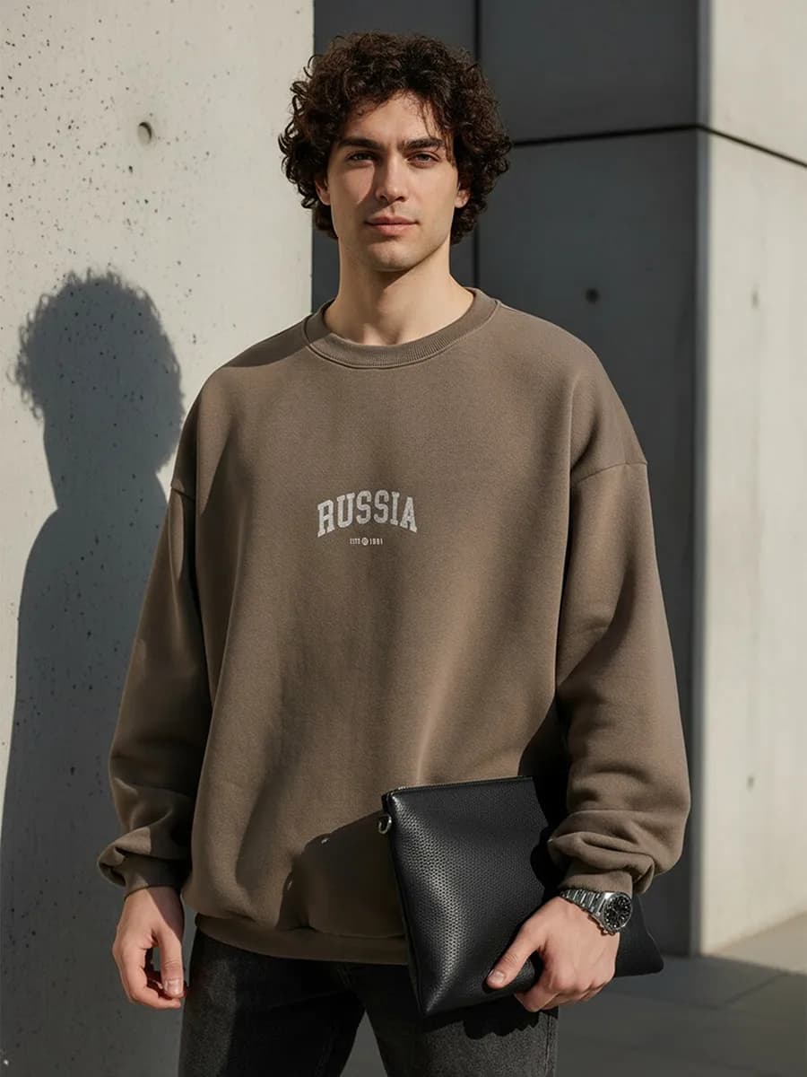 Утепленный свитшот с надписью Russia